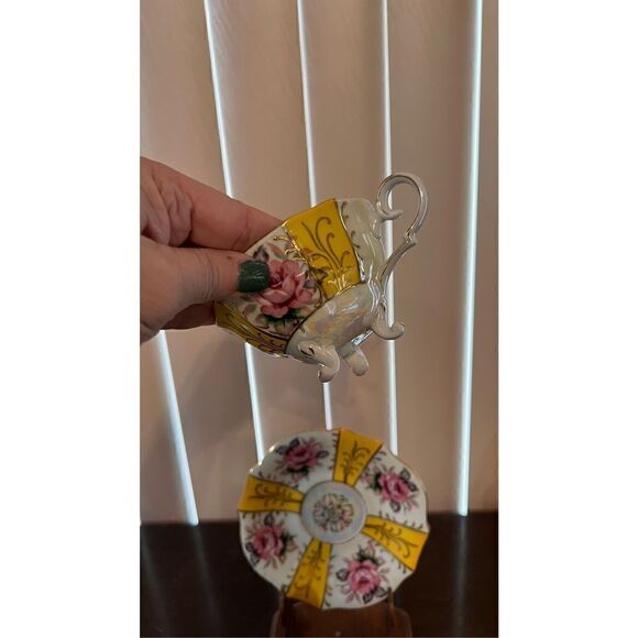 VINTAGE IRIDESCENT YELLOW TEA CUP AND SAUCER WITH ROSES - Picture 7 of 8